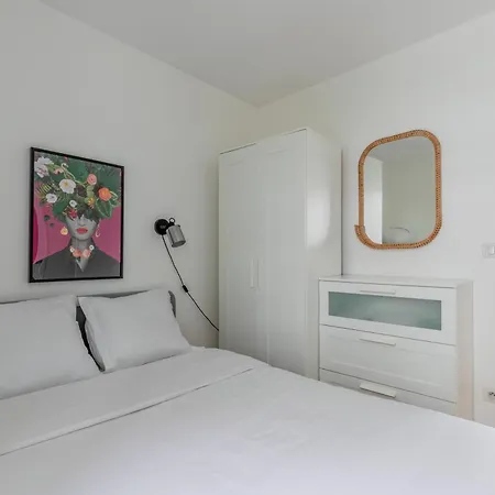 Appartamento Rest In Historical 1850's Monastery With View Parigi