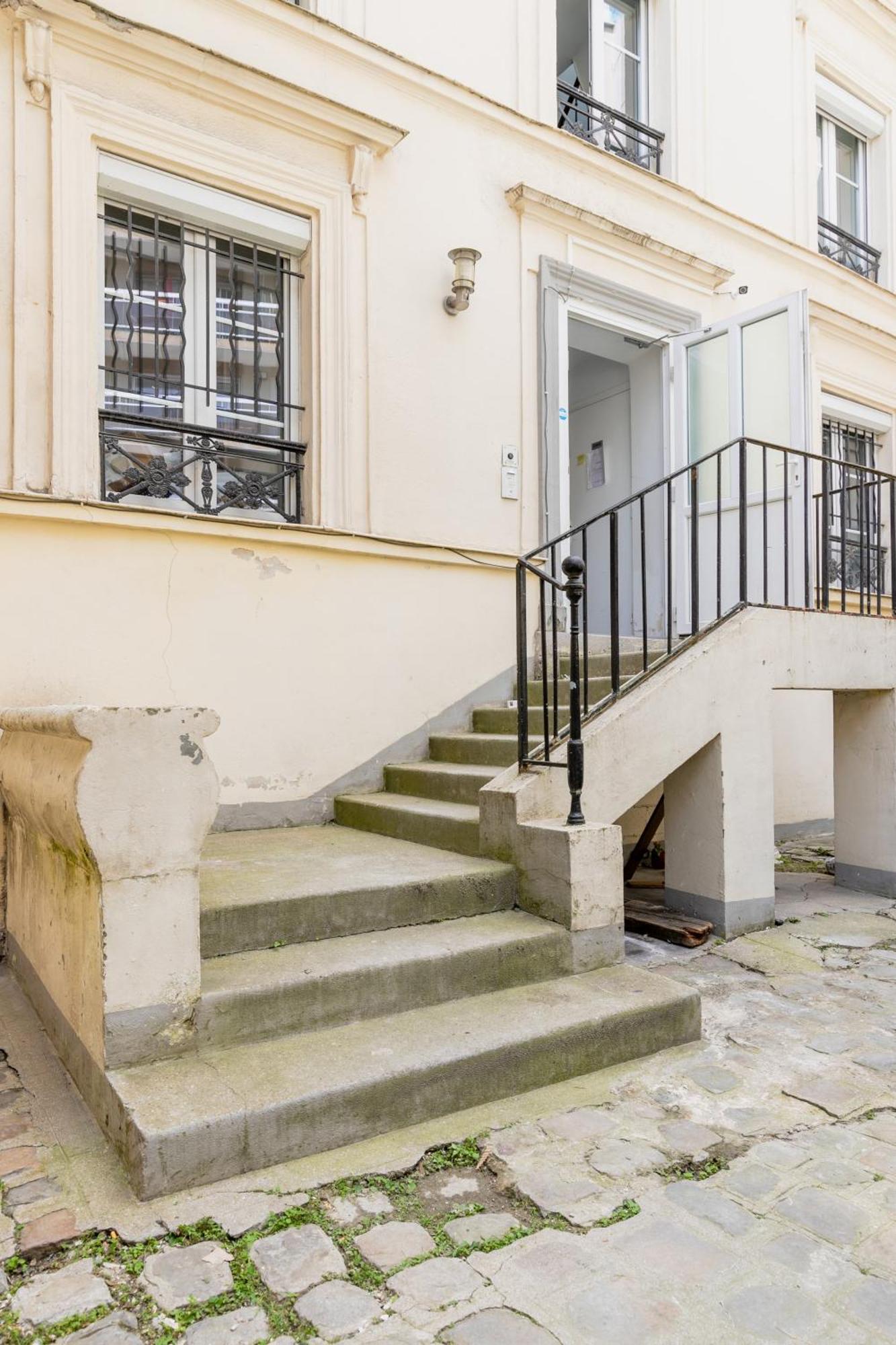 Rest In Historical 1850's Monastery With View Appartamento Parigi